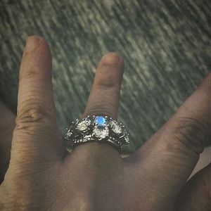 Meet your Posher, Nicole auria